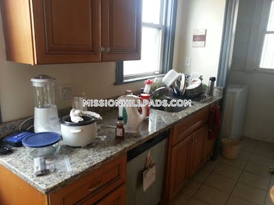 Mission Hill 4 Beds 1 Bath Boston - $5,800