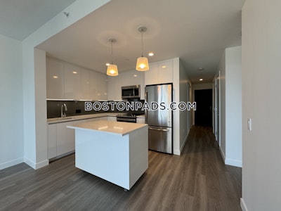 West End 1 Bed 1 Bath + Den Boston - $7,813