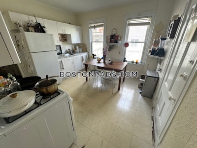 Medford 3 Beds 1 Bath  Tufts - $3,300