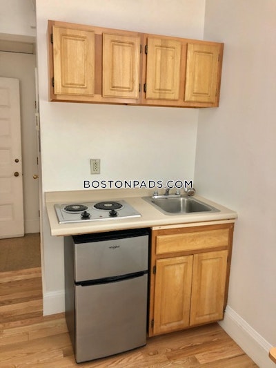 Brookline 0 Bed 1 Bath BROOKLINE- BOSTON UNIVERSITY $2,045  Boston University - $1,995 No Fee