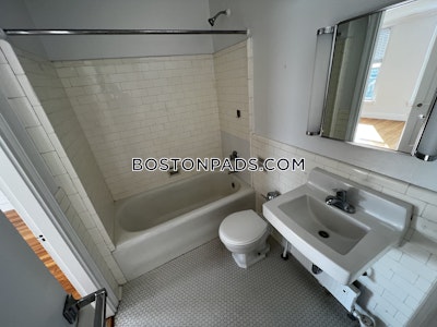 Brookline 1 Bed 1 Bath  Coolidge Corner - $2,672